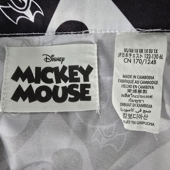 NWOT Disney Mickey Mouse 2 Piece Set Pajamas Sleep Shirt & Shorts Plus Size 1X - Picture 8 of 11